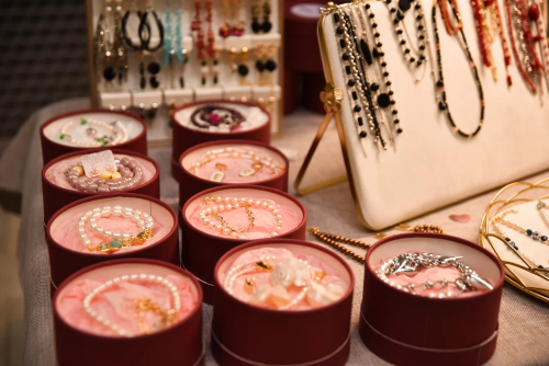 В Ленобласти подписано постановление, которое определяет условия освобождения продукции ремесленников от маркировки